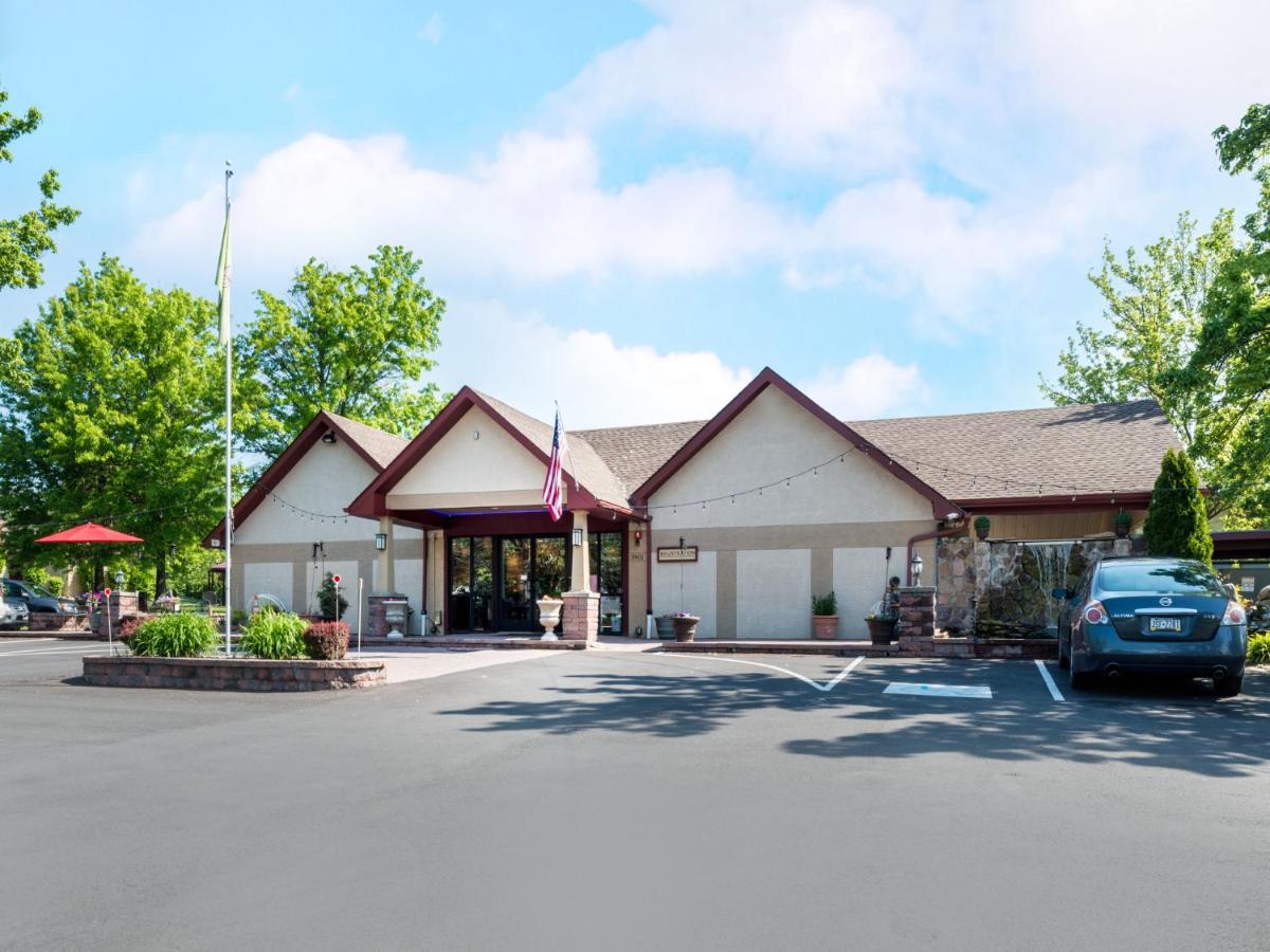 | Inn of The Dove Romantic Luxury & Business Suites