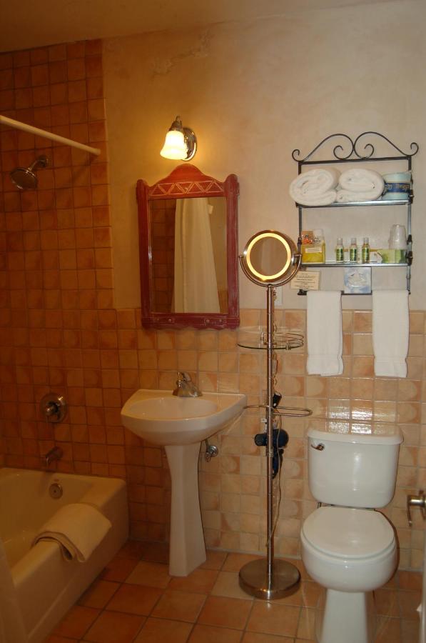 | Hotel La Fonda de Taos