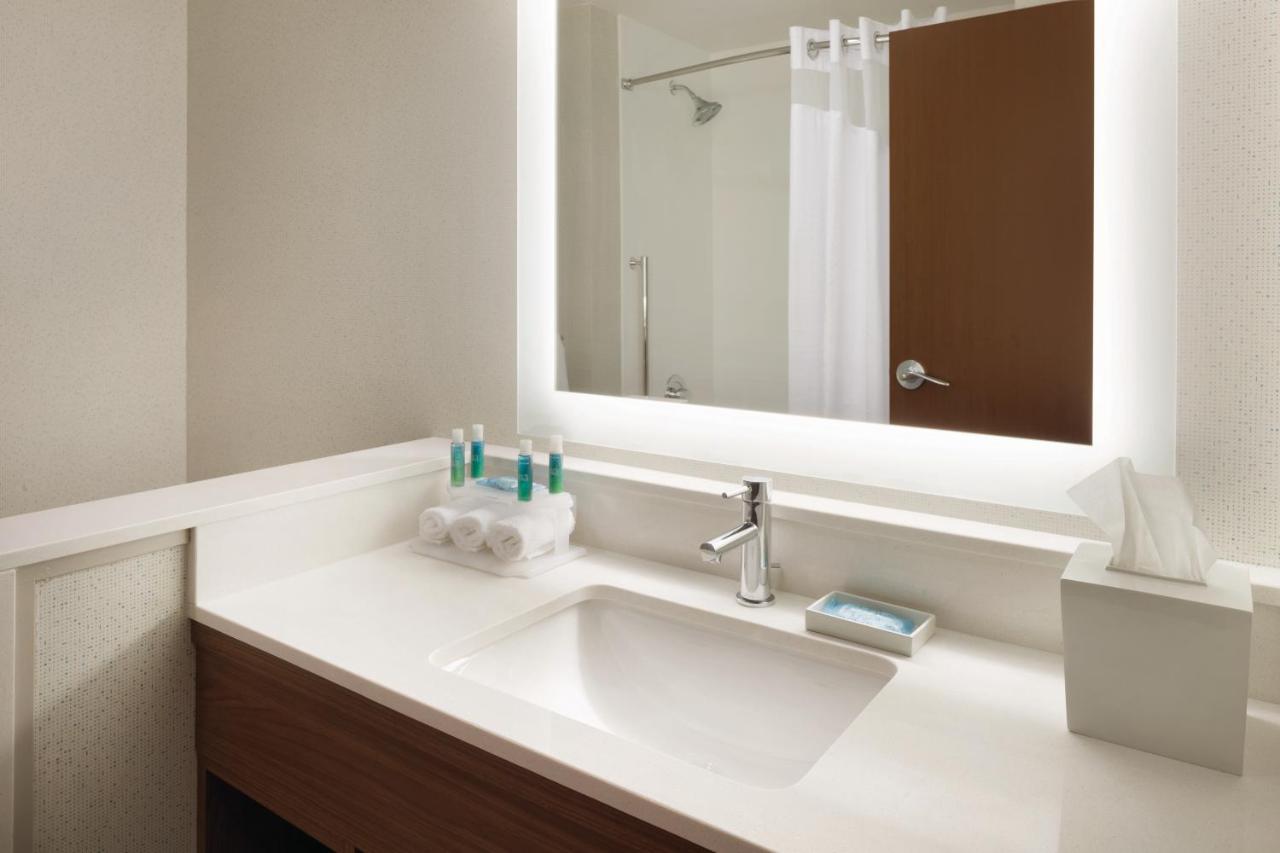 | Holiday Inn Express Newnan, an IHG Hotel