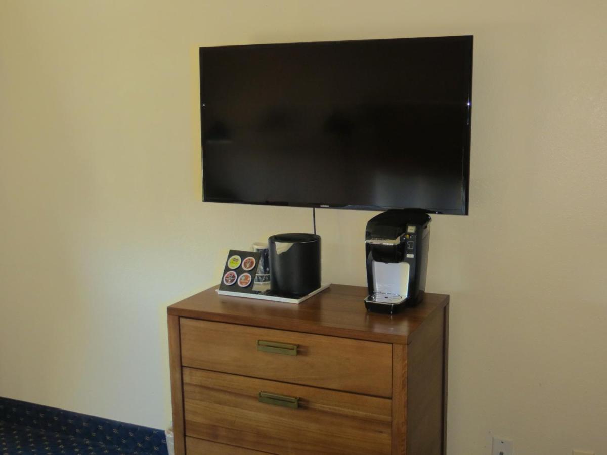 Deluxe Double Room with Two Double Beds at Hotel Focus SFO