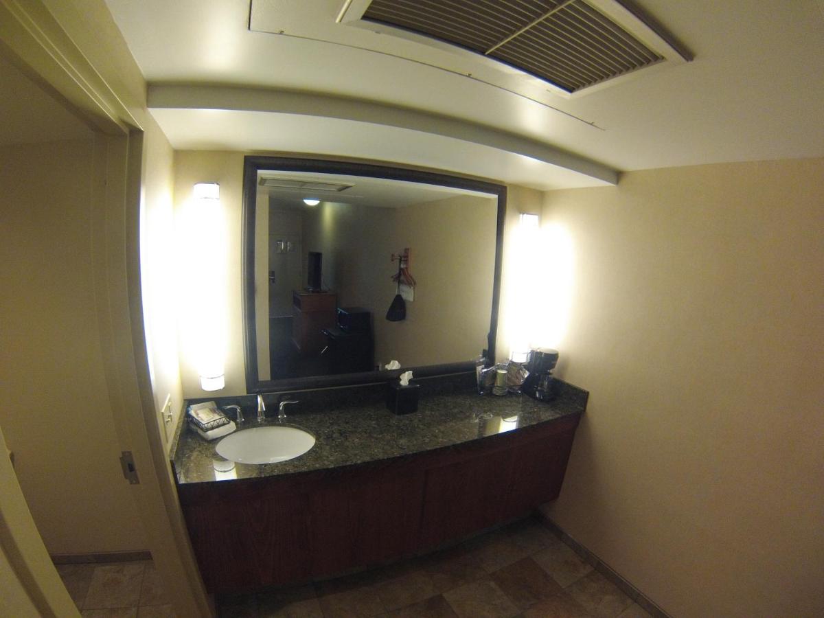 | The Biltmore Hotel & Suites Main Avenue