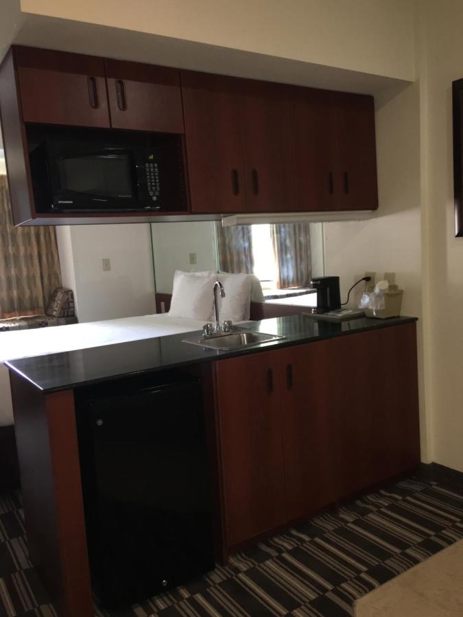 Queen Suite - Non-Smoking at Microtel Inn & Suites by Wyndham Indianapolis Airport
