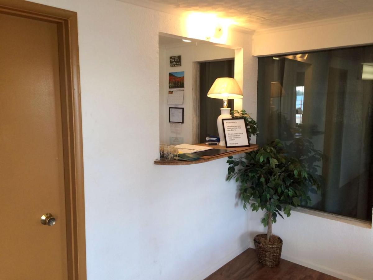 | Connell Inn and Suites