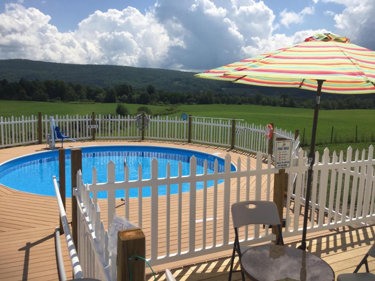 | Apple Inn and Suites Cooperstown Area