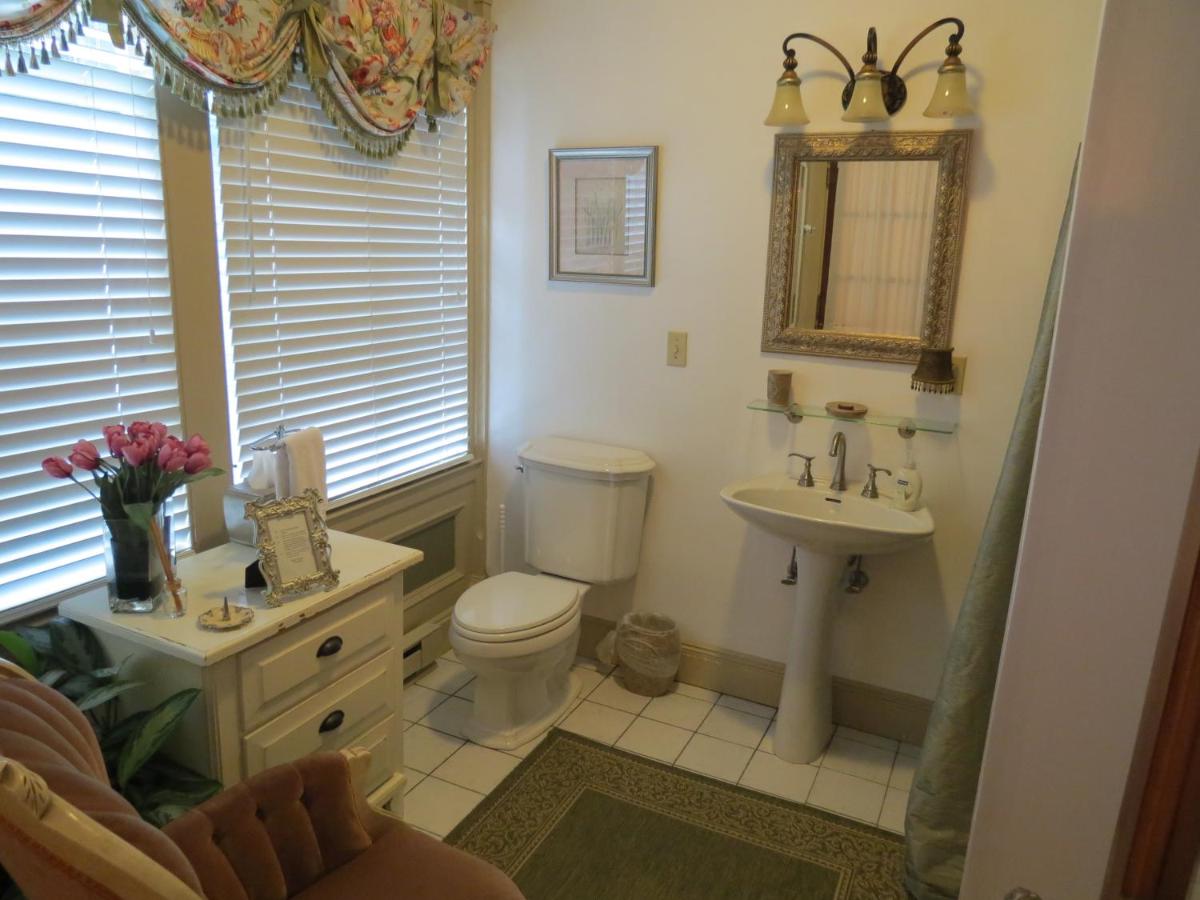  | Silver Fountain Inn