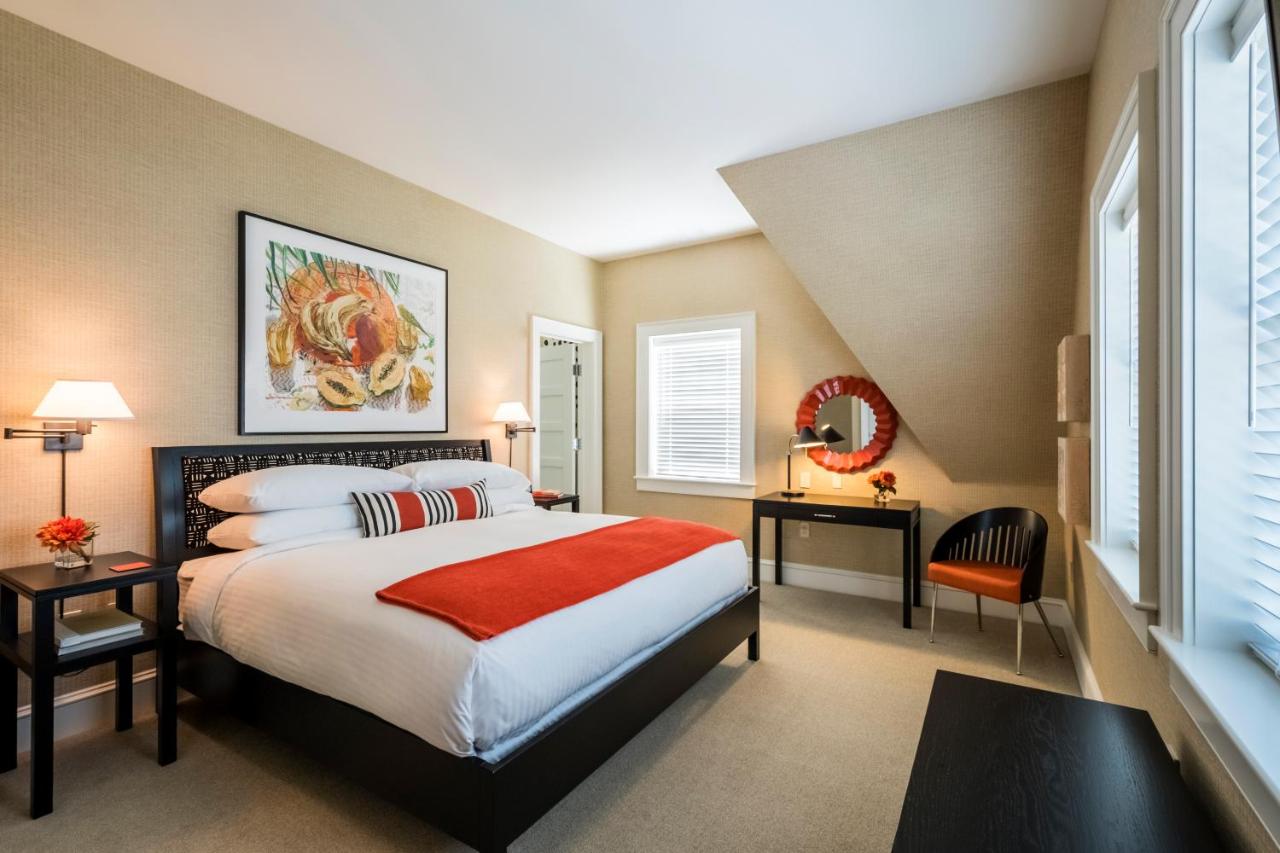 | Inns of Aurora