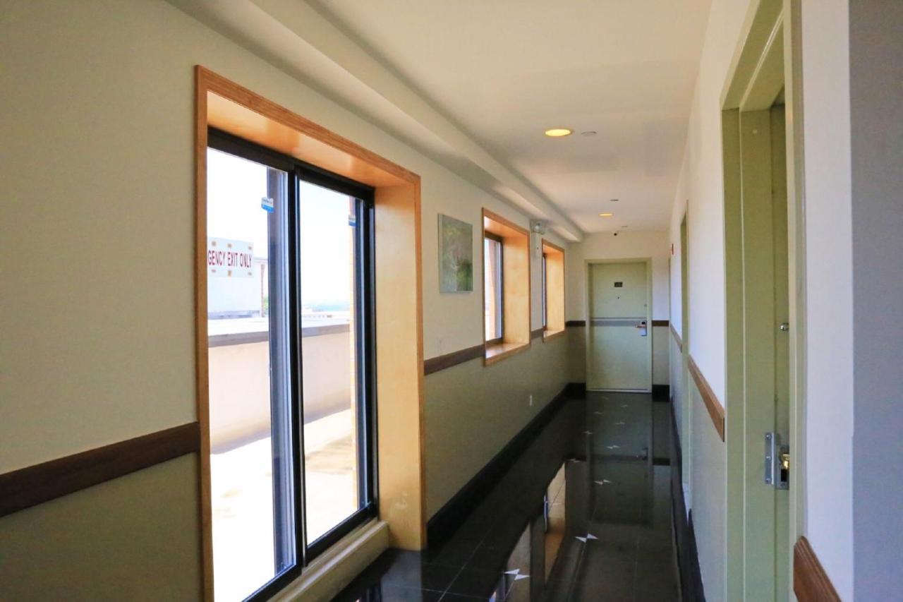 | Phoenix Hotel Brooklyn Sunset Park