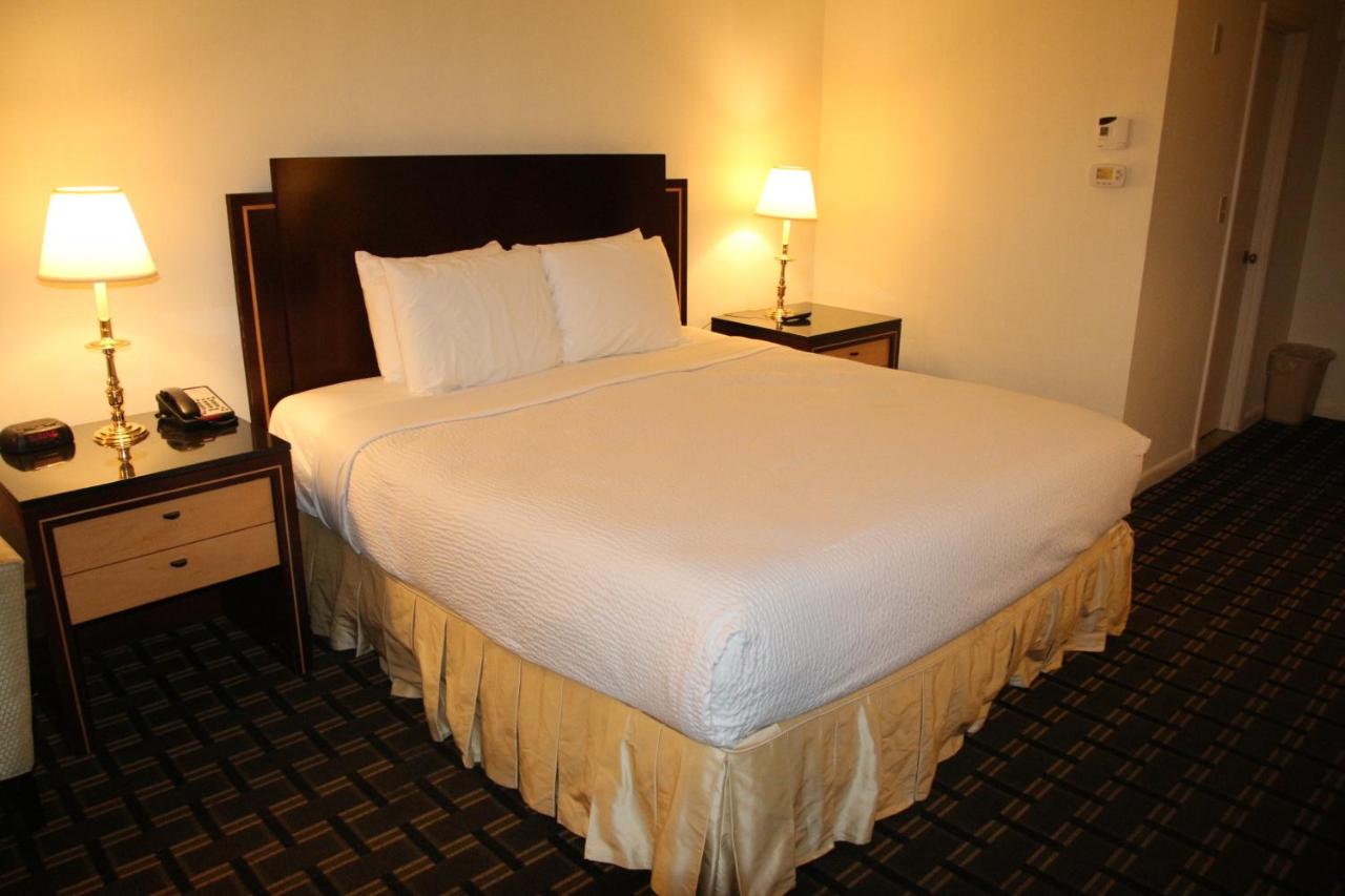  | Bedford Plaza Hotel - The Oasis of Boston!