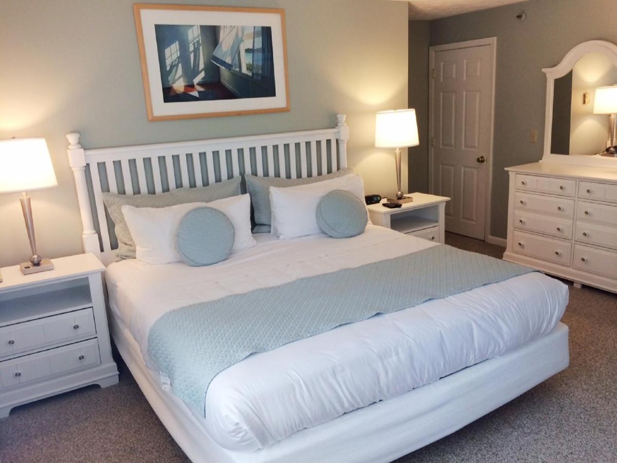  | Elmwood Resort Hotel
