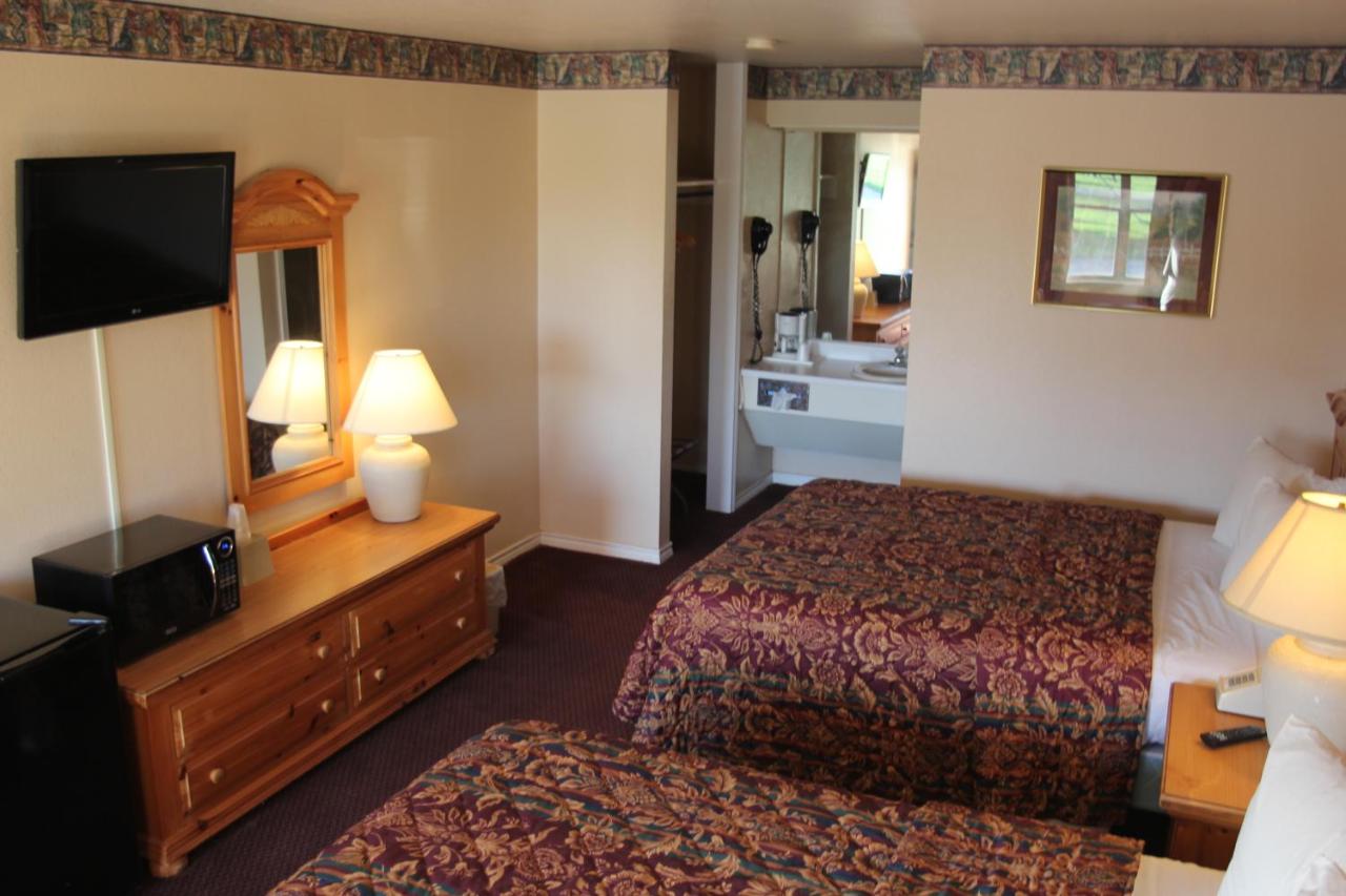  | Lakeside Inn & Suites