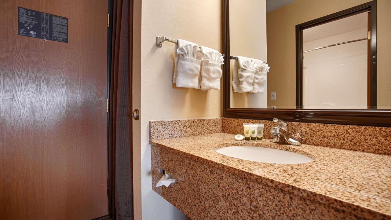 | Best Western Plus Corning Inn