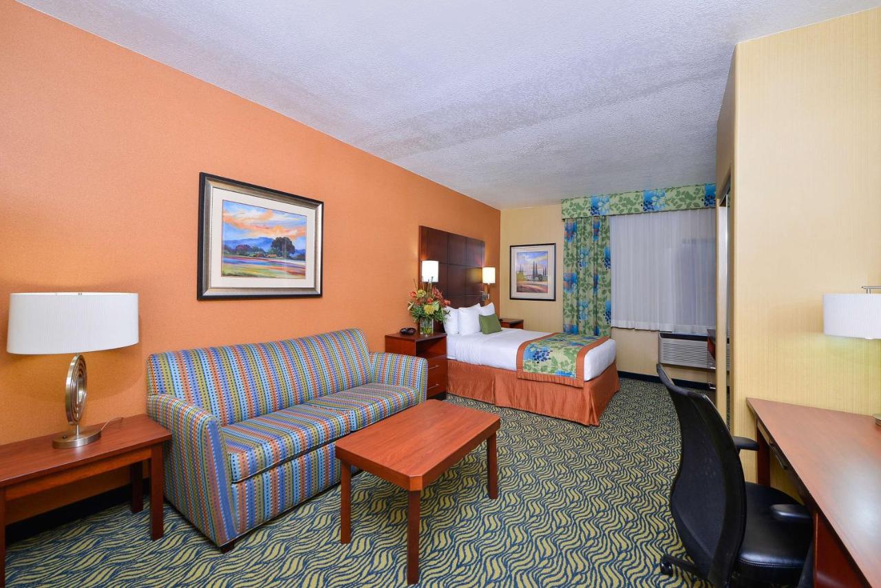  | Best Western Plus Fresno Inn