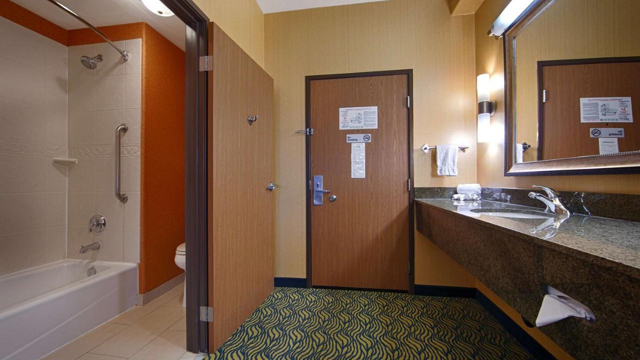 | Best Western Plus Fresno Inn