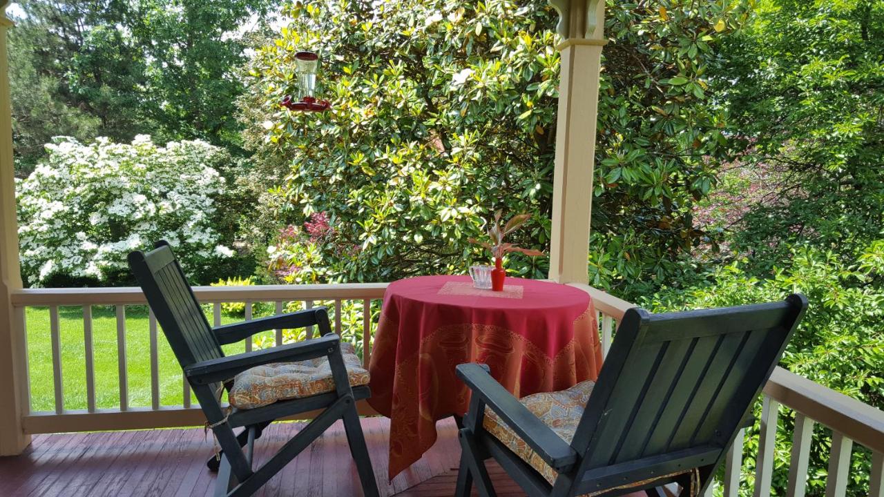| Hummingbird Inn