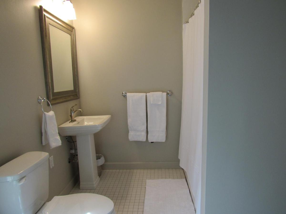 | Washington Park Inn