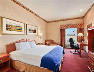 | Fredericksburg Hill Country Hotel