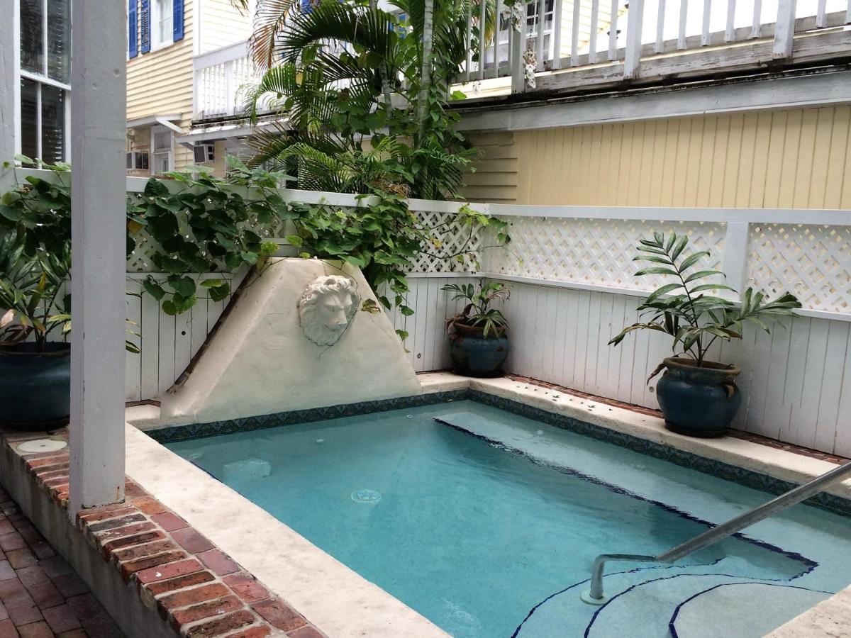  | The Artist House