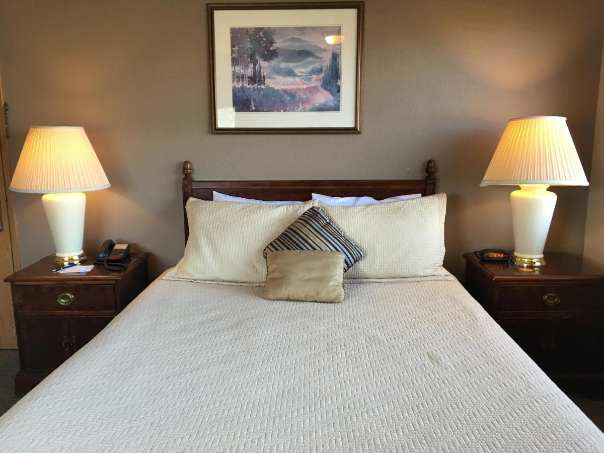 Queen Room with Two Queen Beds - Non-Smoking at Timber Lodge Inn