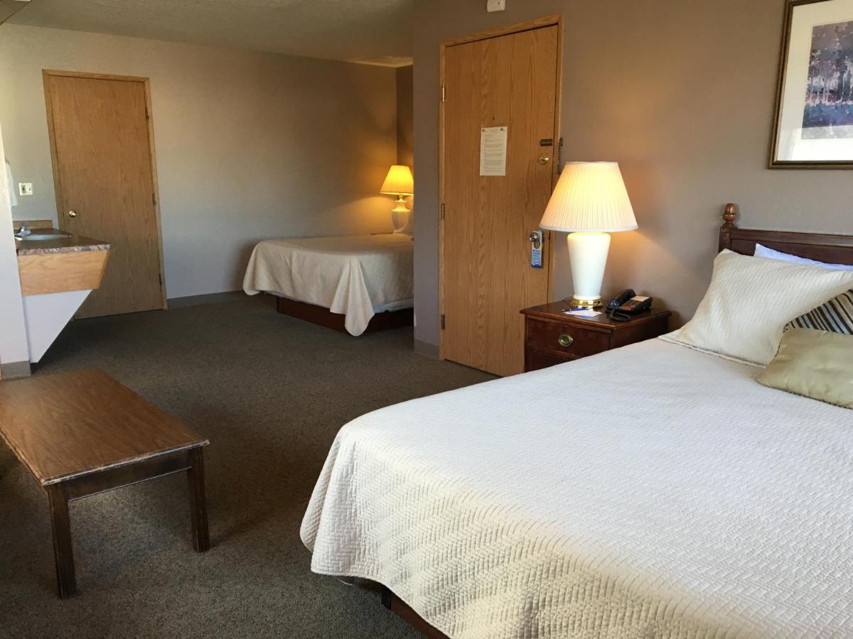 Queen Room with Two Queen Beds - Non-Smoking at Timber Lodge Inn