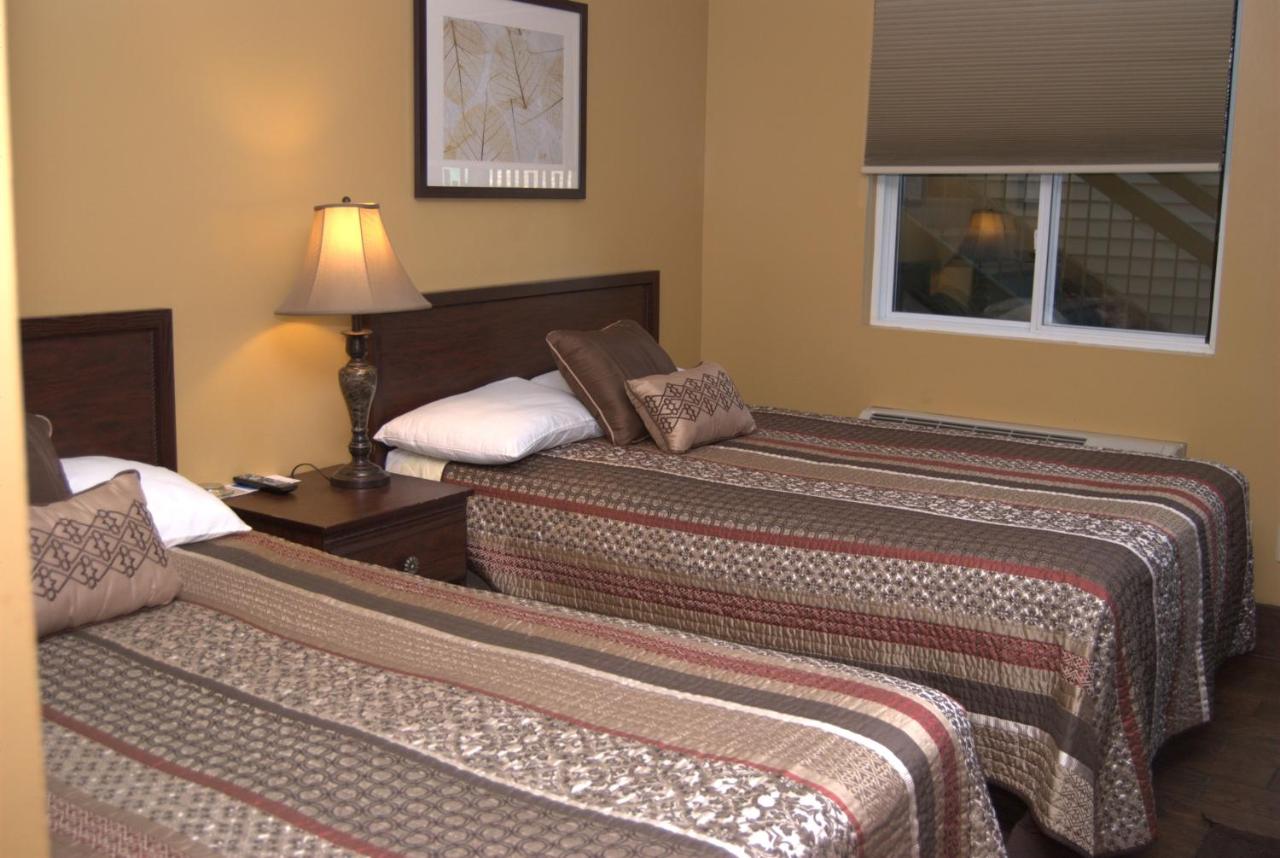  | Commodore Resort