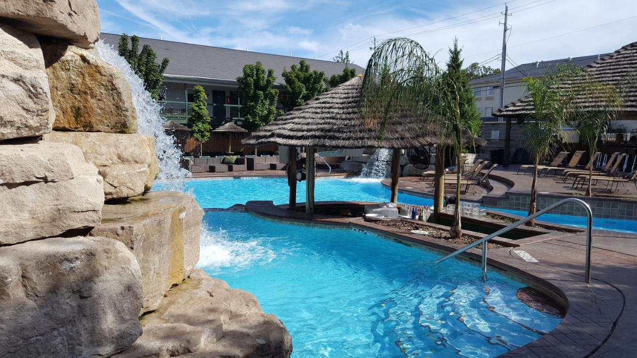  | Commodore Resort