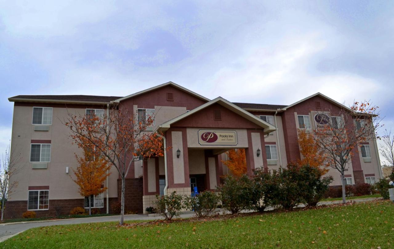 | Paola Inn and Suites