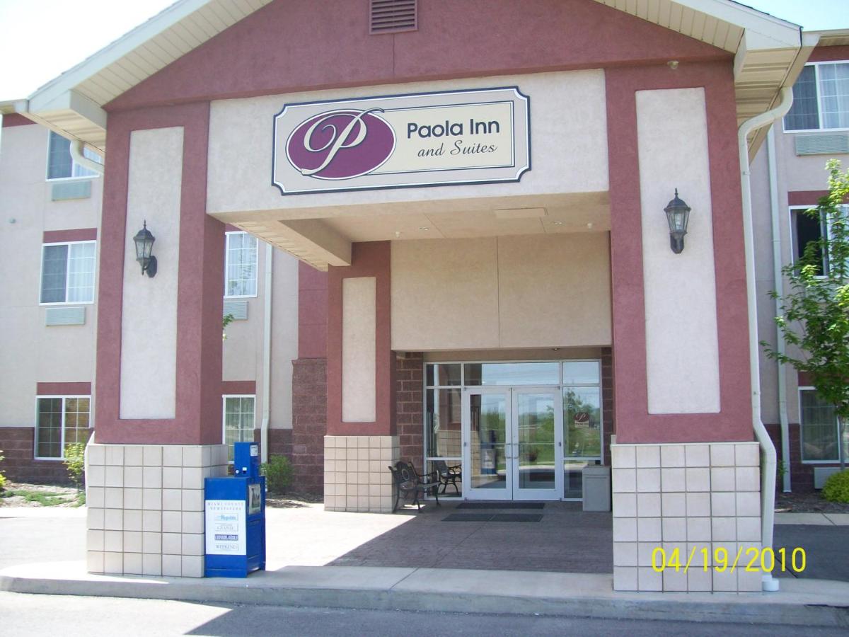 | Paola Inn and Suites