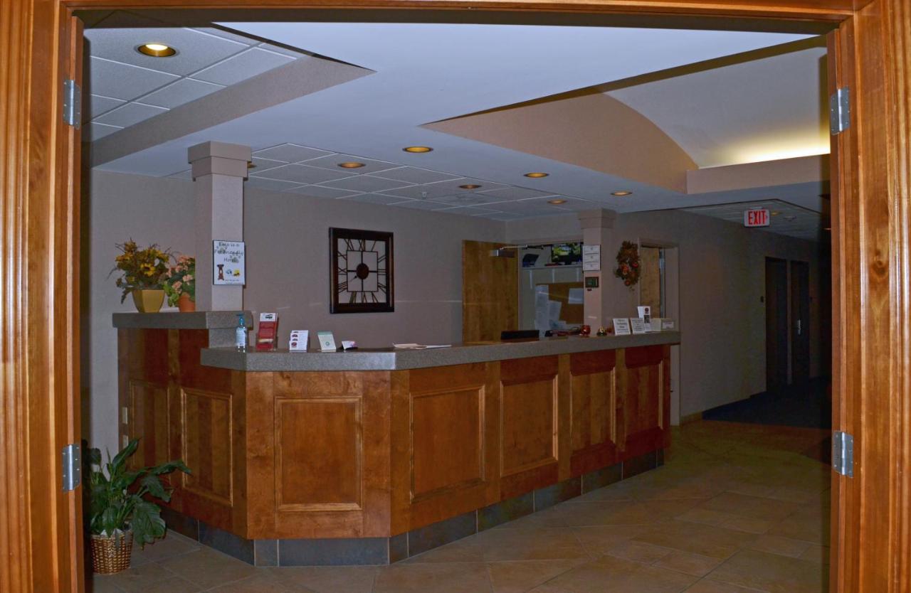 | Paola Inn and Suites