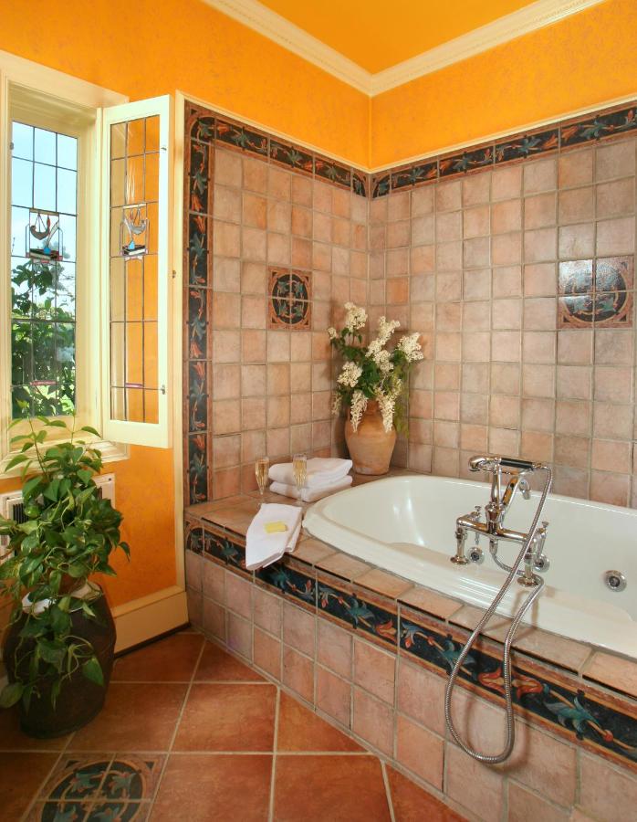 | L'Auberge Provencale