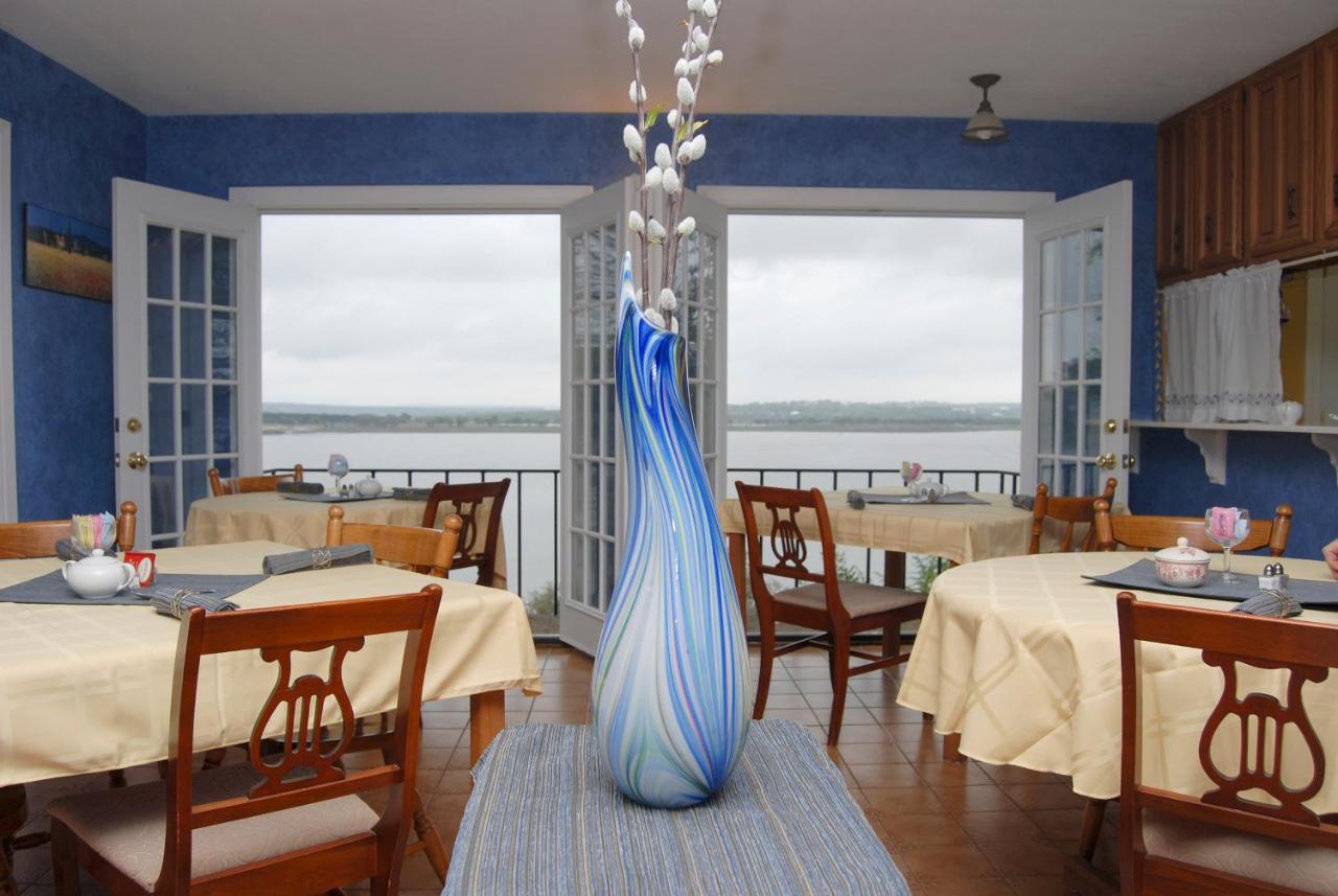 | Lakehouse Bed and Breakfast
