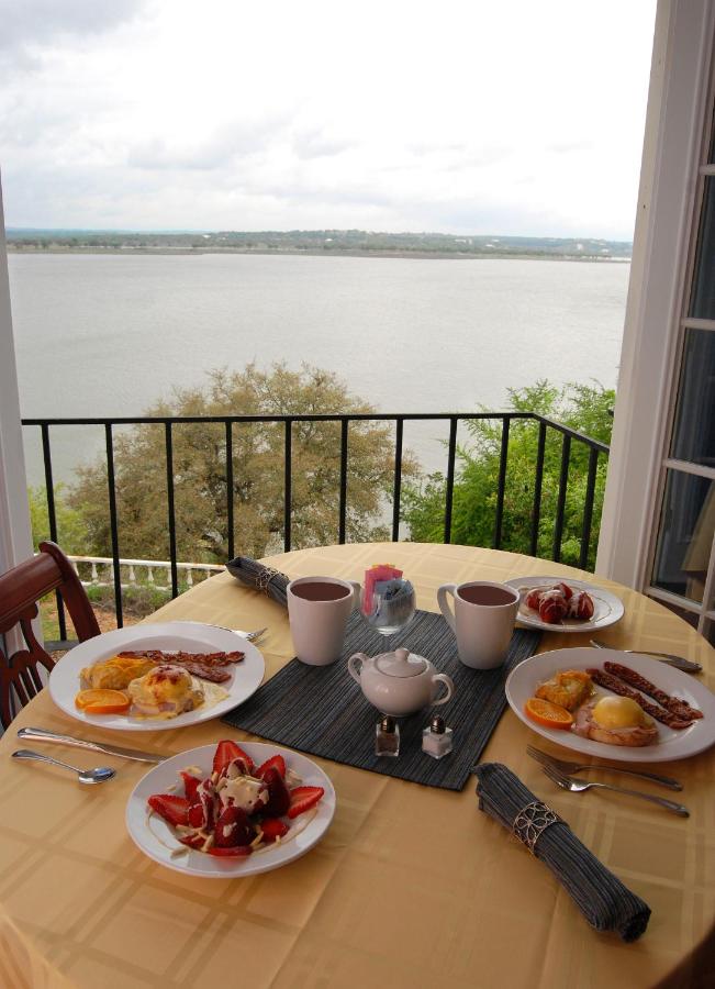 | Lakehouse Bed and Breakfast