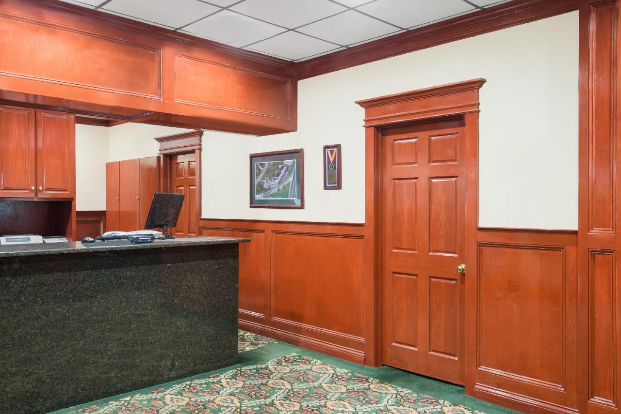 | Howard Johnson by Wyndham Saugerties