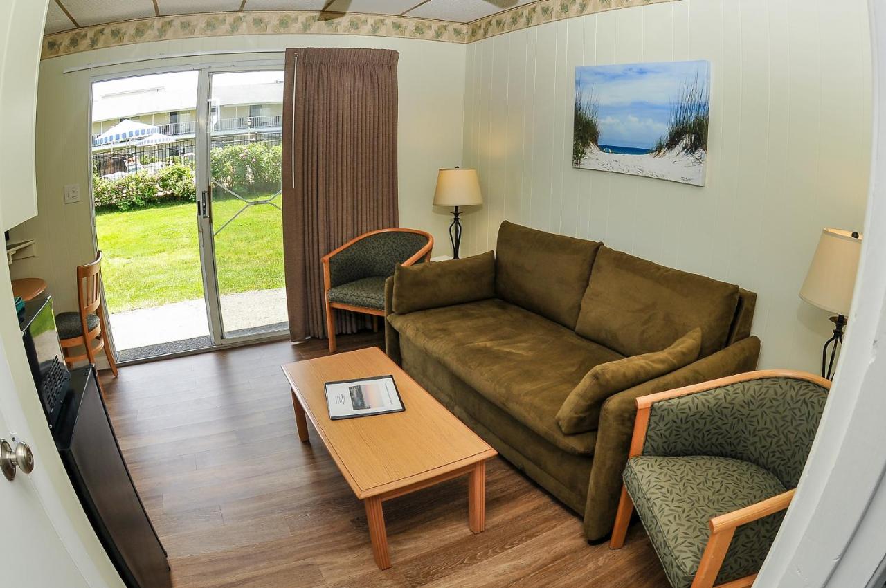 | Friendship Oceanfront Suites