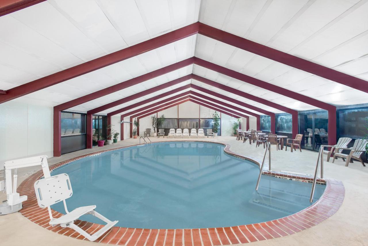 | Howard Johnson by Wyndham Saugerties