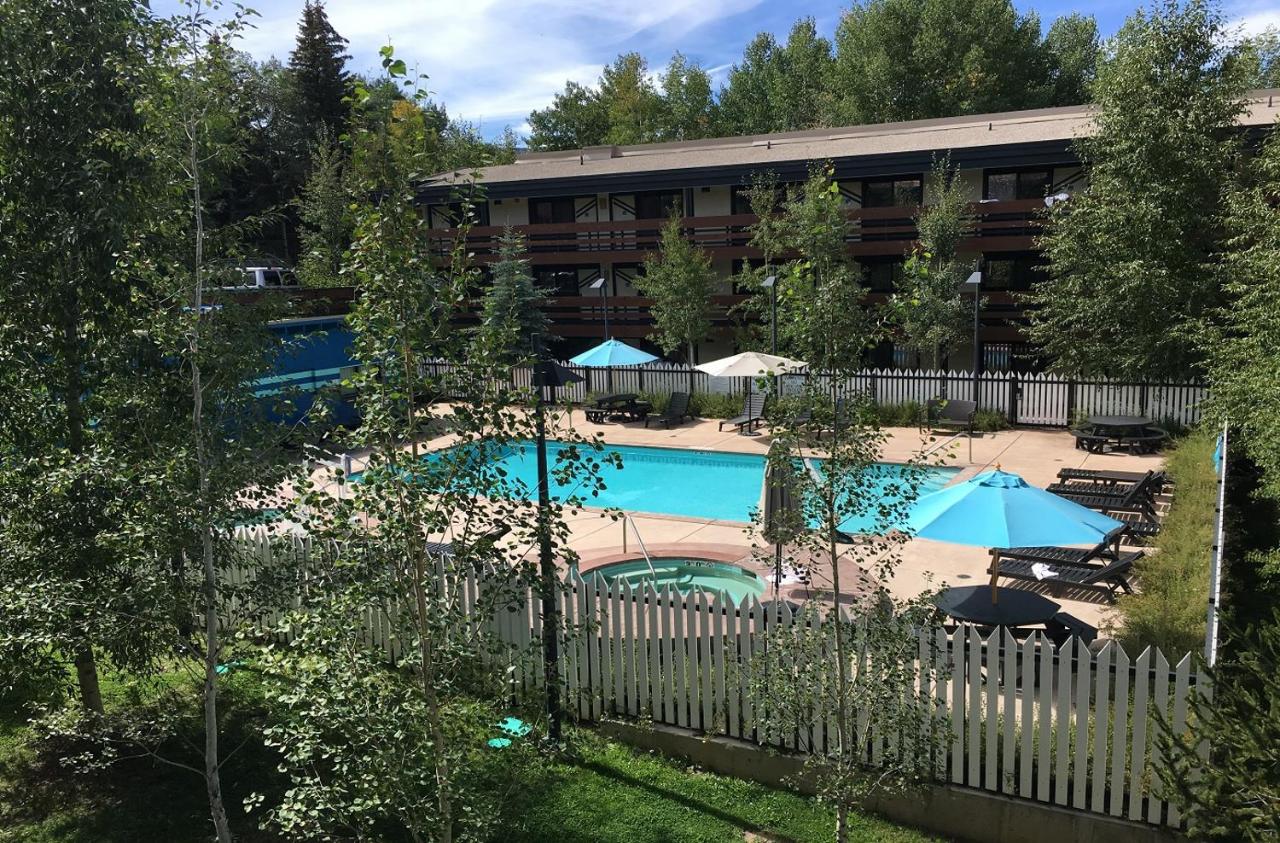 Classic Double Room with Two Double Beds with View at Wildwood Snowmass