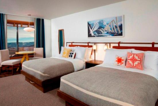 Deluxe Double Room with Two Double Beds with Balcony at Wildwood Snowmass