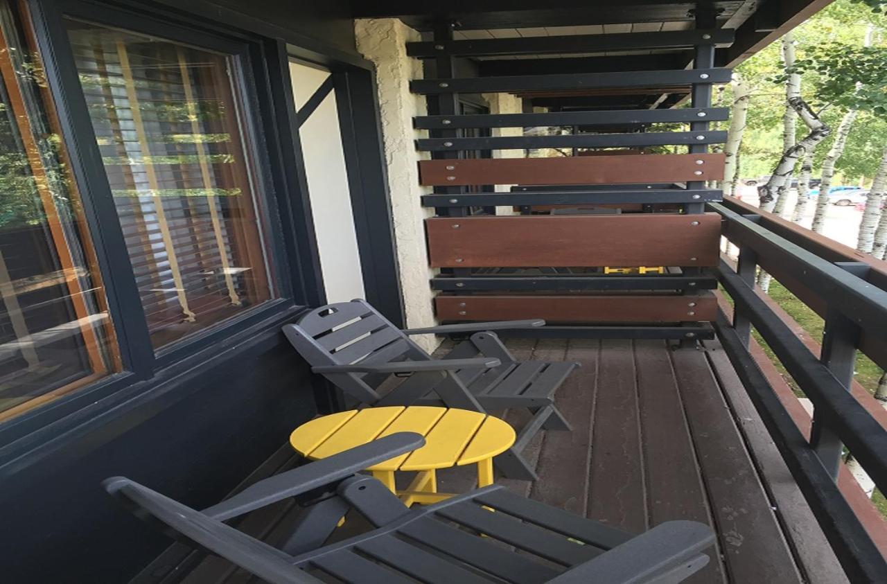 Deluxe Double Room with Two Double Beds with Balcony at Wildwood Snowmass