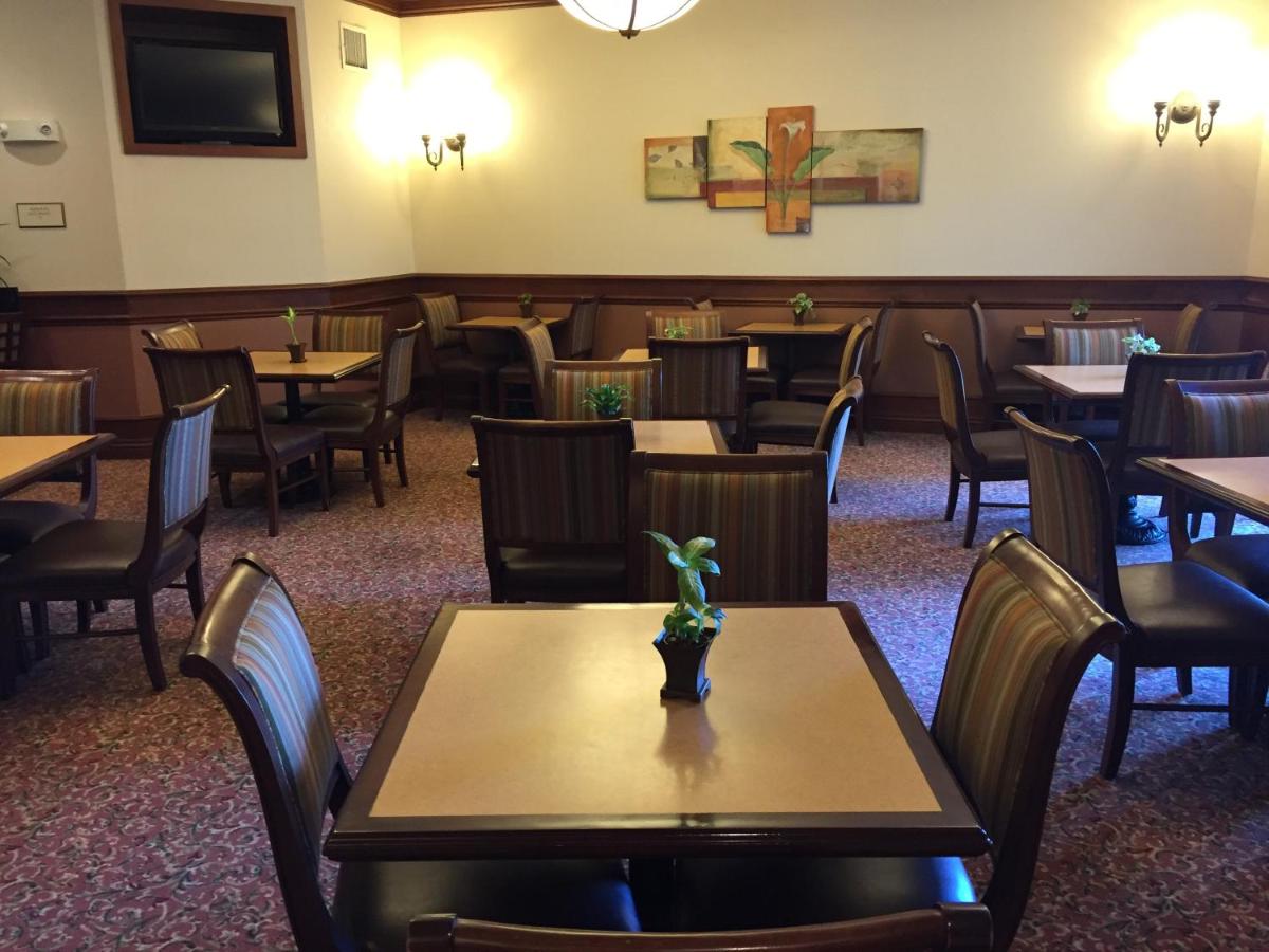 | Bay Landing Hotel