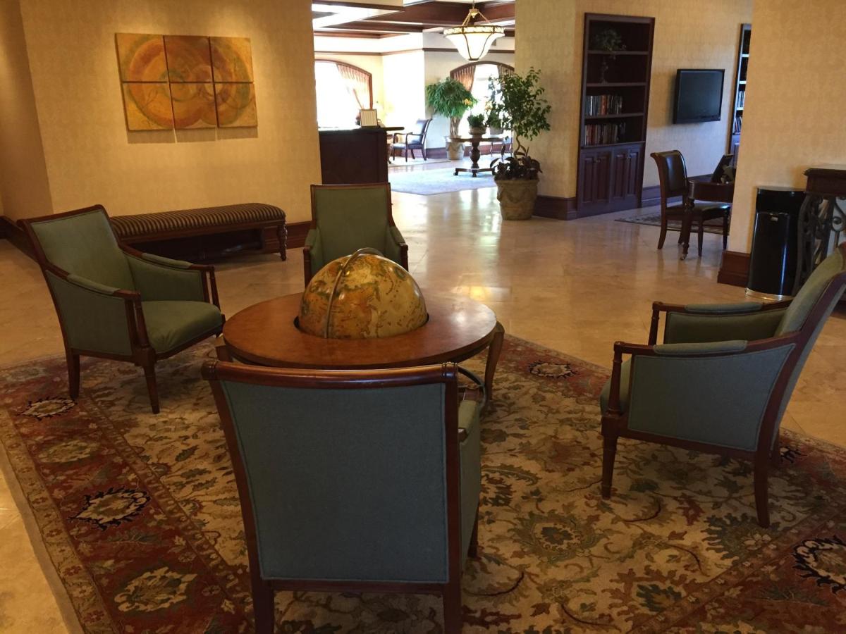 | Bay Landing Hotel