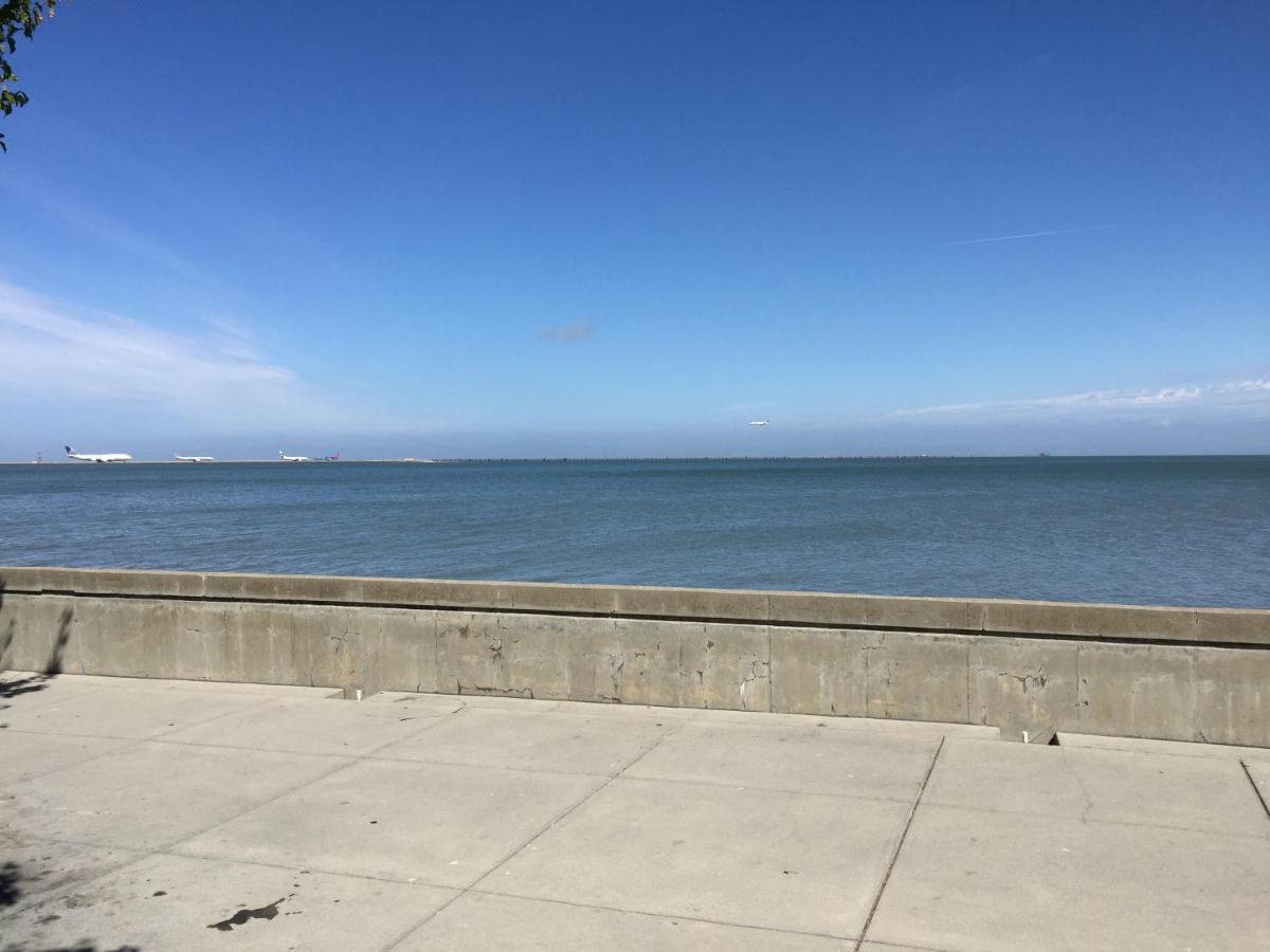 | Bay Landing Hotel