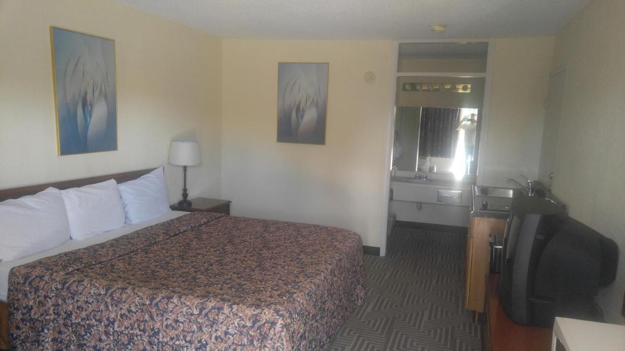 | Americourt Extended Stays