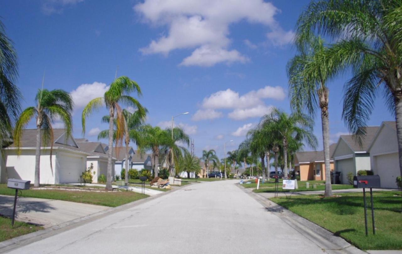  | Fabulous 4 Bedrooms Villa 3 Bath with Private Pool 15 Min to Disney