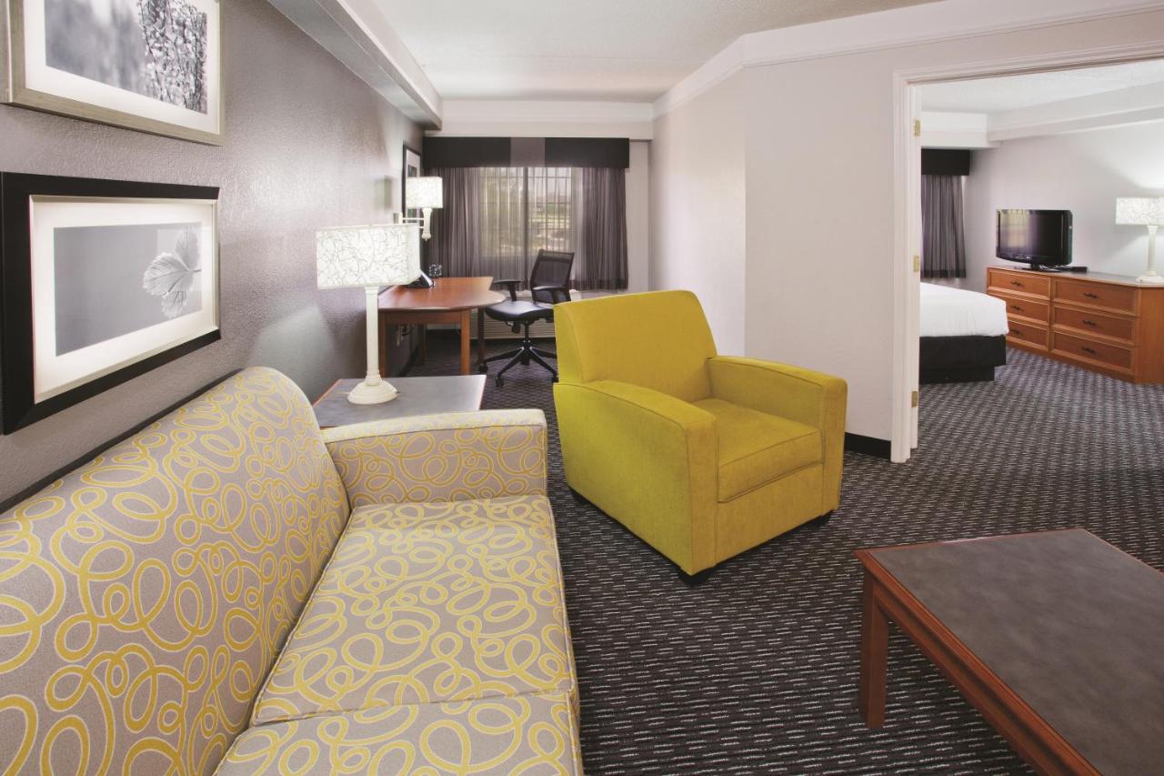 King Suite at La Quinta Inn & Suites by Wyndham Tucson Airport