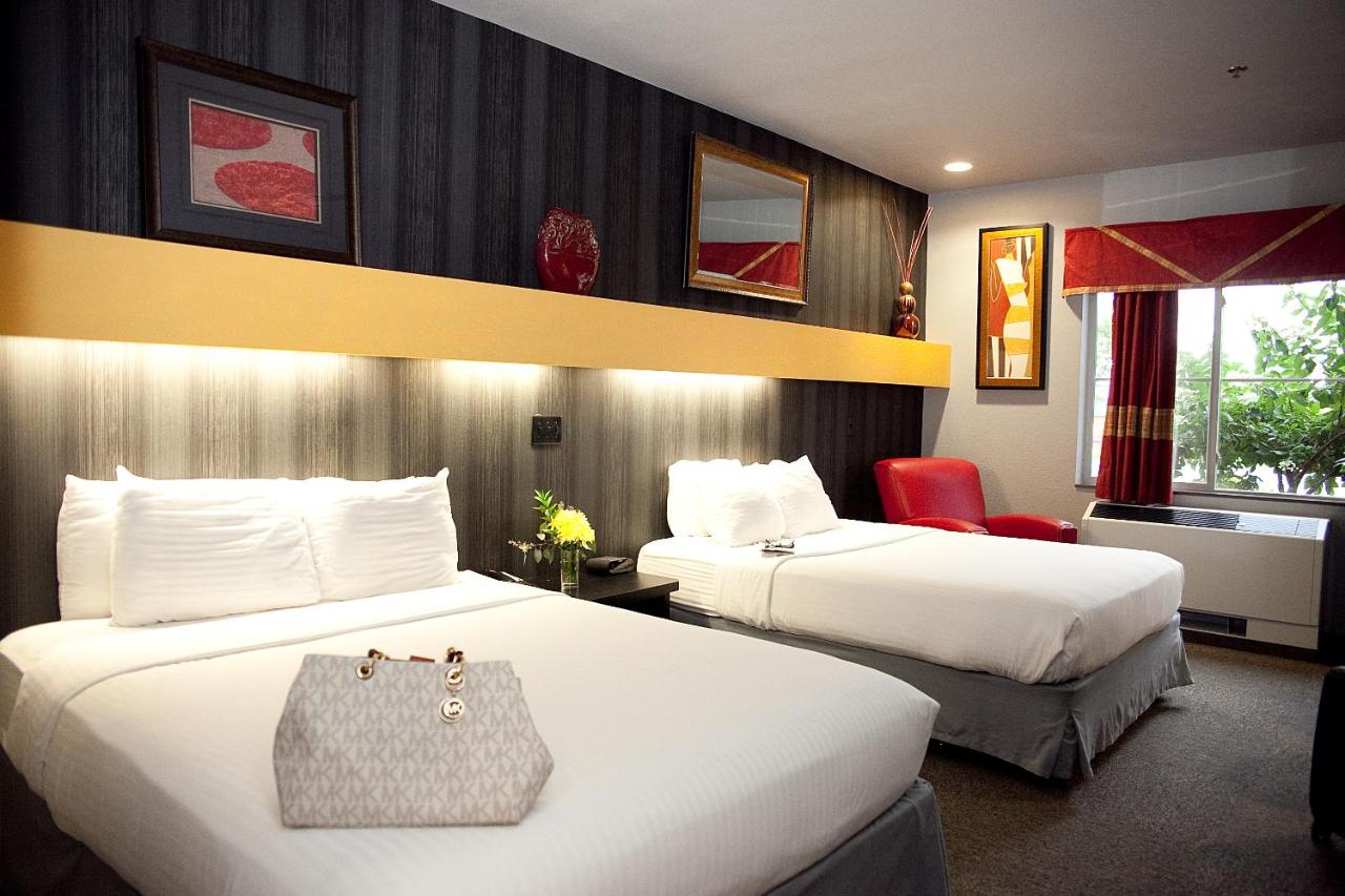 Queen Studio with Two Queen Beds - Non-Smoking at Metropolis Resort