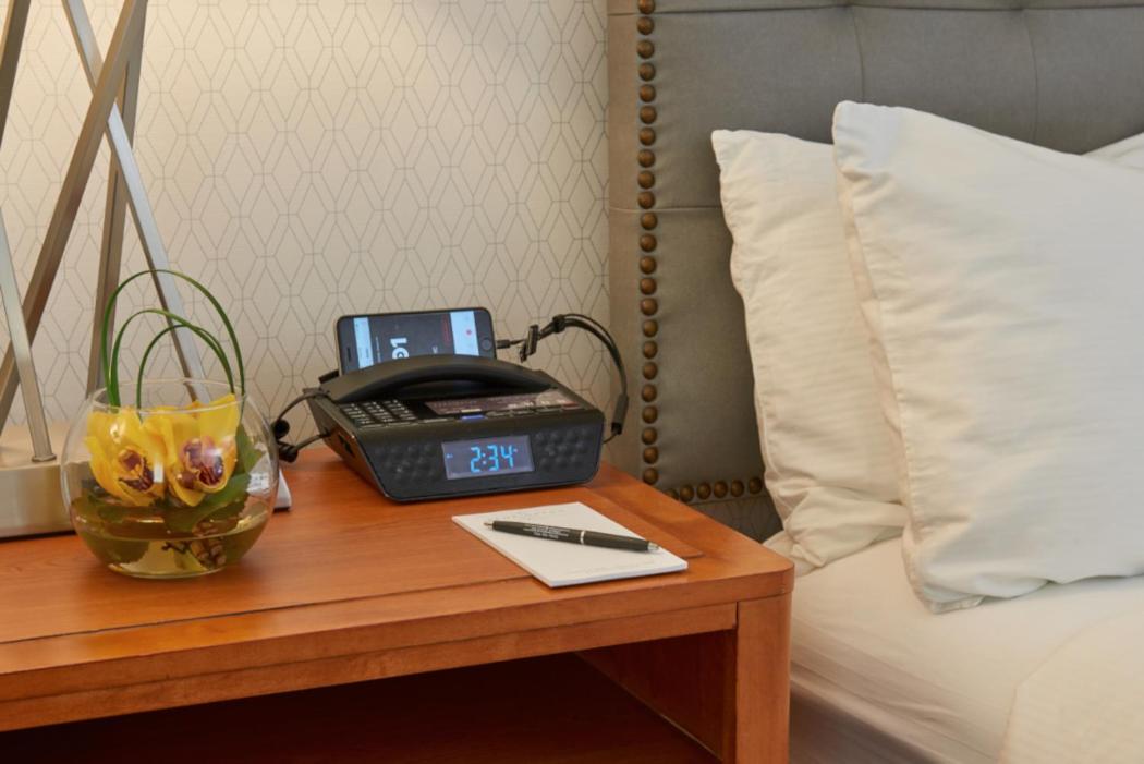 King Room - Disability Access/Non-Smoking at The Kensington Hotel