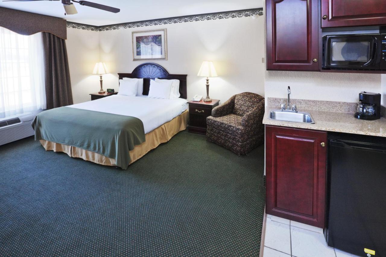 Business Suite at Holiday Inn Express Hotel & Suites Gainesville by IHG