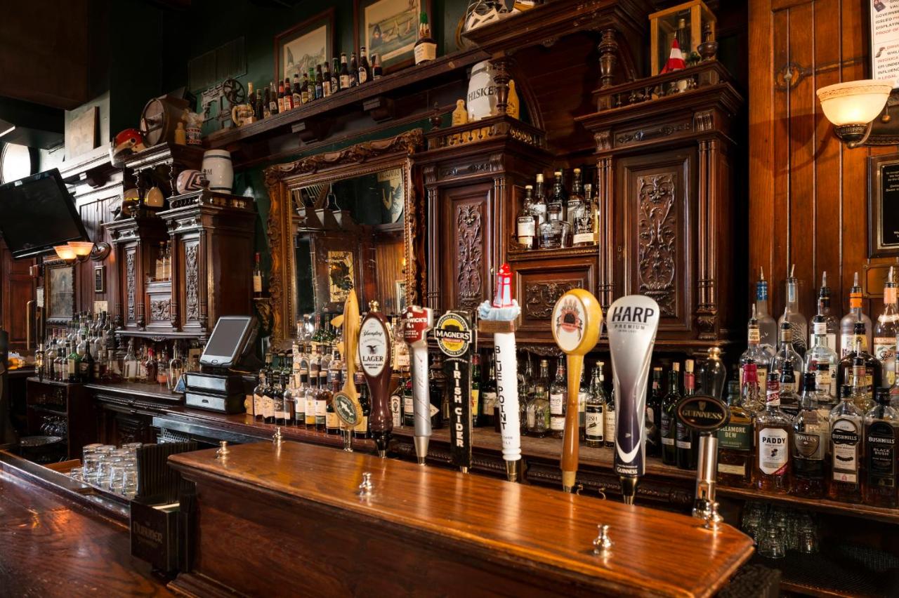  | Phoenix Park Hotel