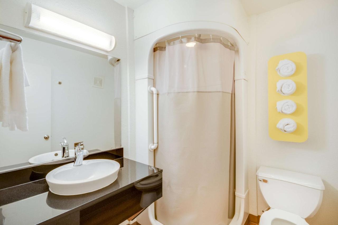 | Motel 6-Bellingham, WA