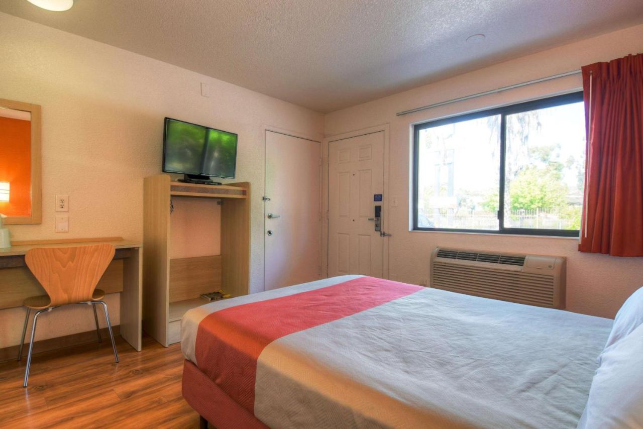 | Motel 6-San Ysidro, CA - San Diego - Border