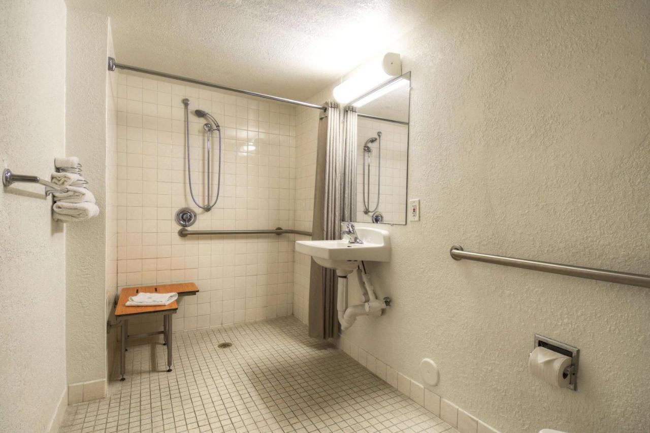 | Motel 6-San Ysidro, CA - San Diego - Border